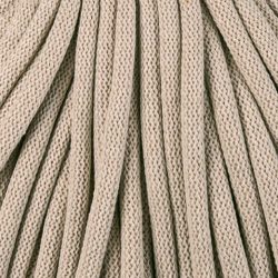 <span class="title-color">BEIGE</span><br>Bobbiny 9mm<br><span class="title-second-line">Jumbo Baumwollkordel 100m</span> <span class="title-color">BEIGE</span><br>Bobbiny 9mm<br><span class="title-second-line">Jumbo Baumwollkordel 100m</span>