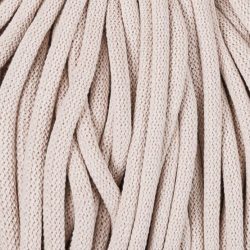 <span class="title-color">NUDE</span><br>Bobbiny 9mm<br><span class="title-second-line">Jumbo Baumwollkordel 100m</span> <span class="title-color">NUDE</span><br>Bobbiny 9mm<br><span class="title-second-line">Jumbo Baumwollkordel 100m</span>